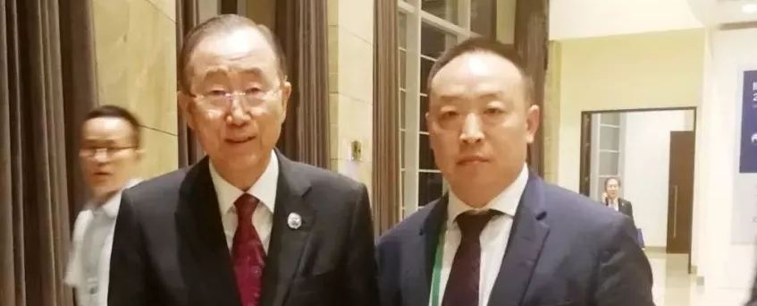 看看大屄联合国第八任秘书长潘基文会见赵章栓会长